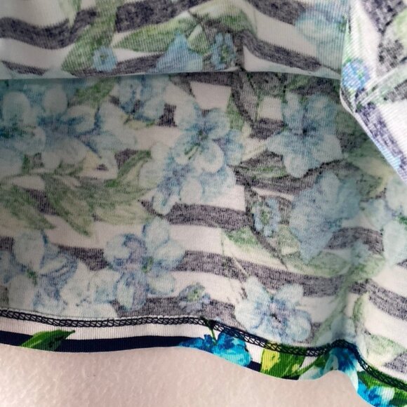 Rafaella Size L Black/White Stripe Cut Out Floral Top - Picture 11 of 16